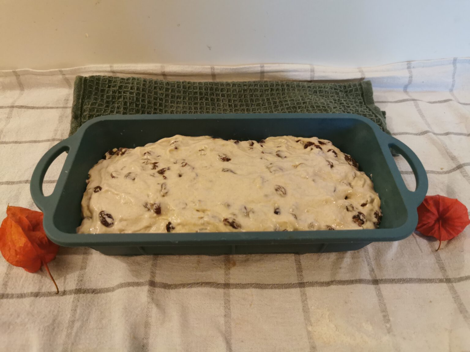 Rosinenbrot mit Vollkornmehl - Hexenkessel